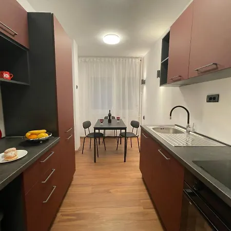 Comfortable And Spacious In One Of Belgrade's Exclusive Neighbourhoods 아파트